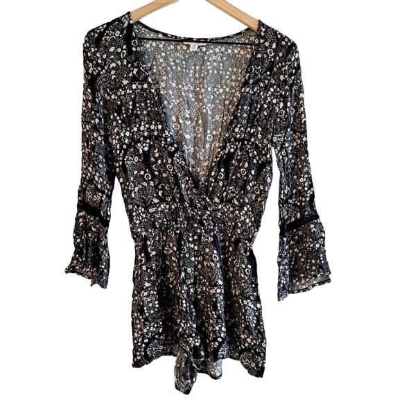 AEO deep V-neck Boho Floral Long Sleeve Romper - Picture 4 of 9